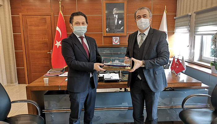 Genel Müdürümüz Lapseki Kaymakamlığı, ÇTSO, Türkiye Denizciler Sendikası ve Çanakkale Liman Başkanlığı'na ziyarette bulundu
